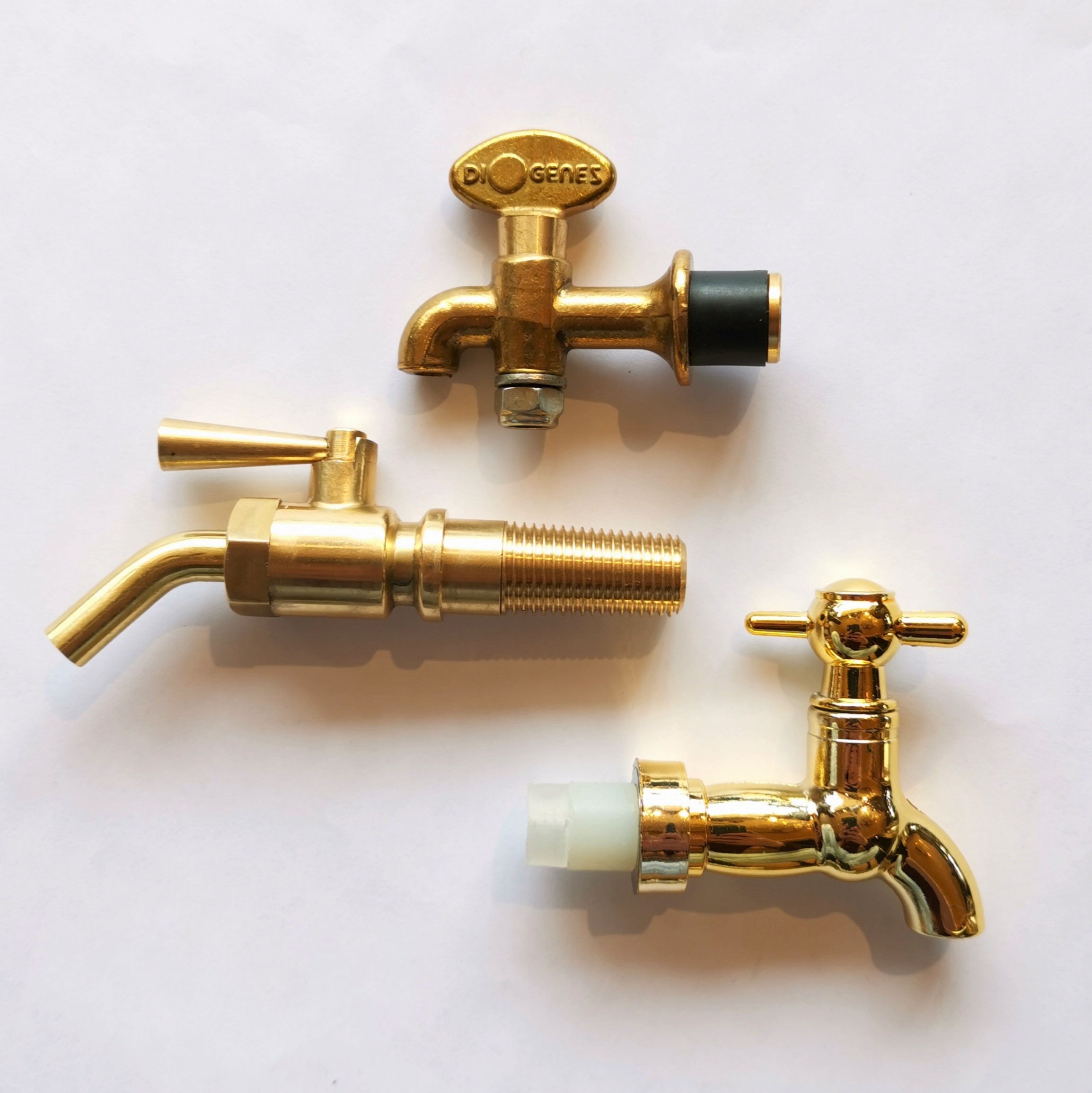 Messing- und Kunststoffpipen