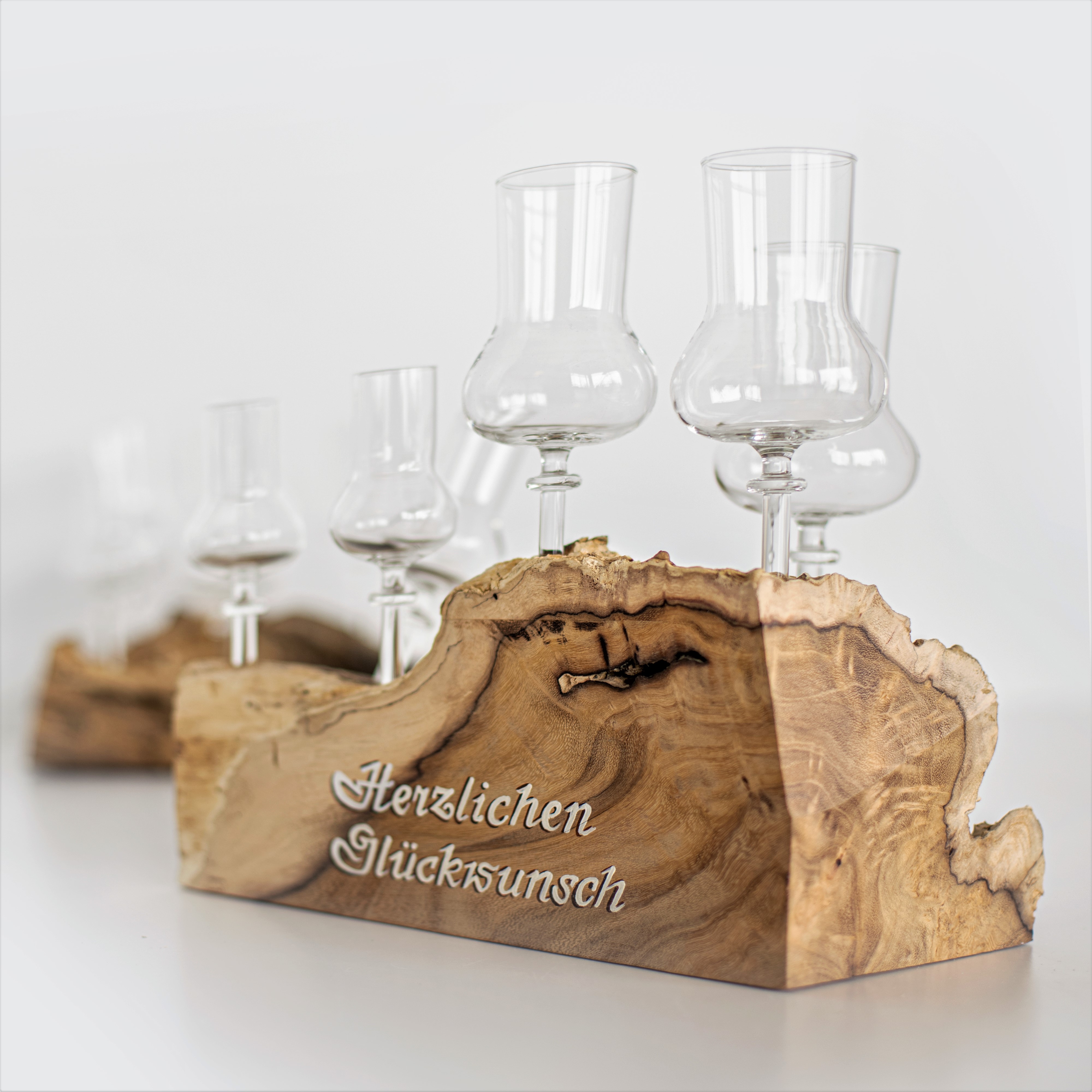 Wurzel mit Stamperl groß bemalt