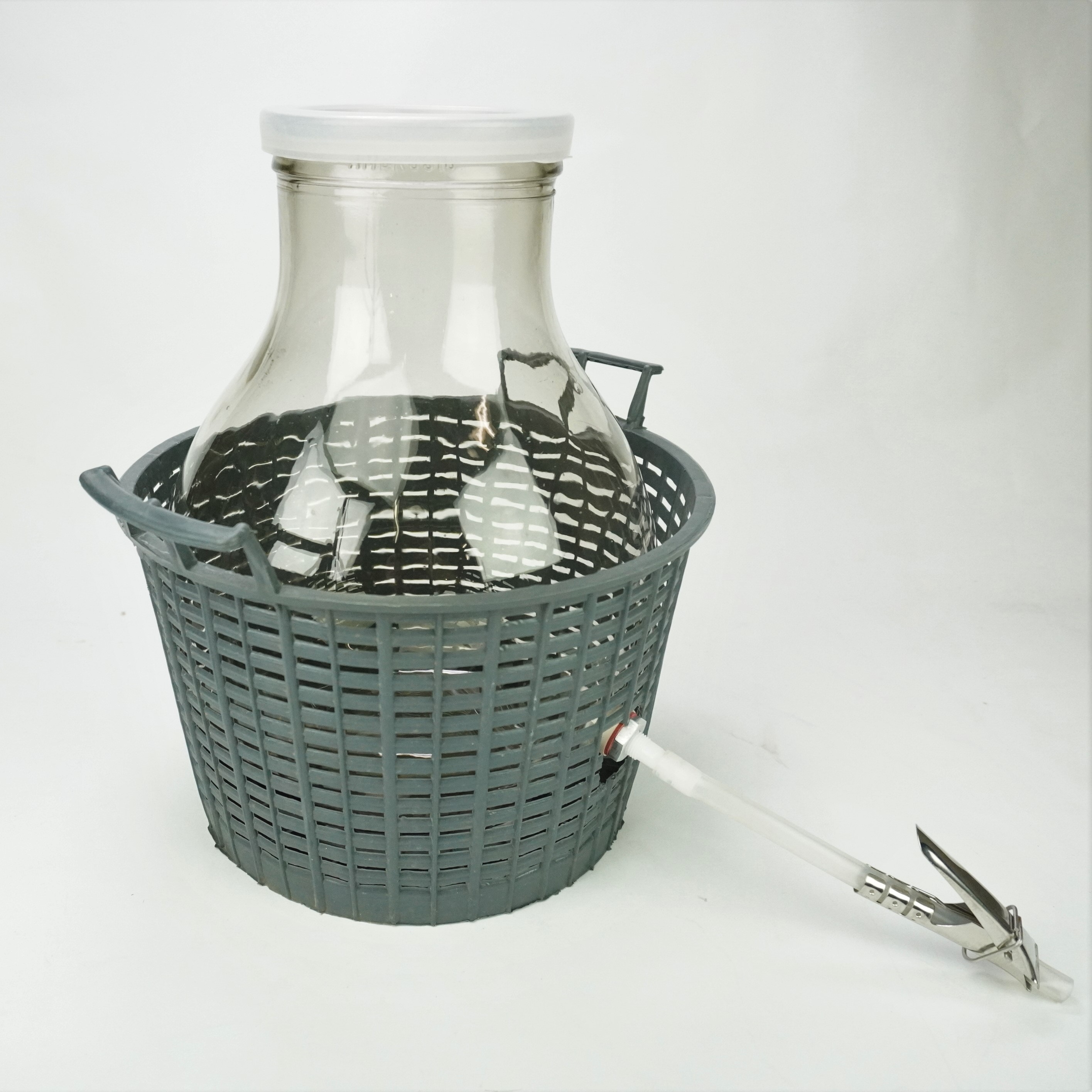 Weithalsballon im Kunststoffkorb mit Ablass